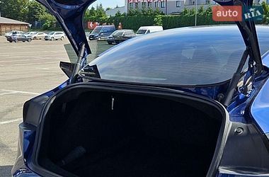 Седан Tesla Model 3 2024 в Львове
