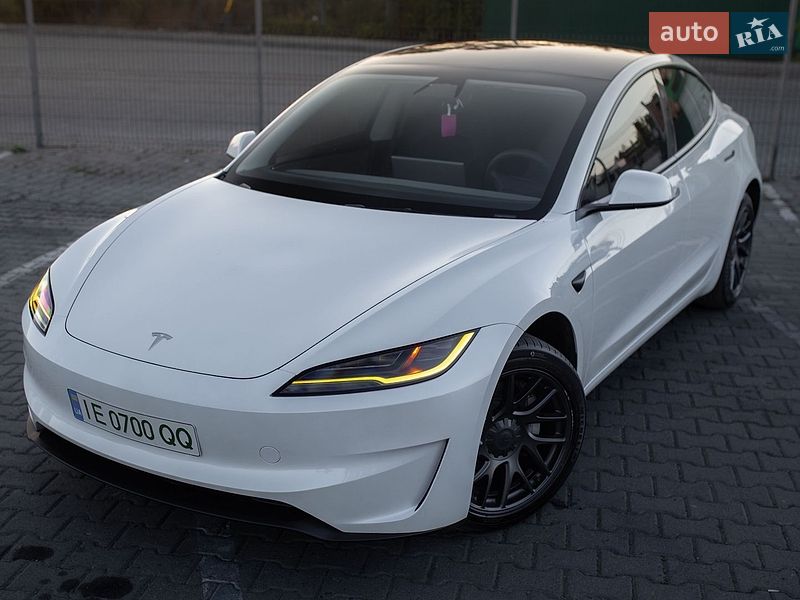 Tesla Model 3 2025