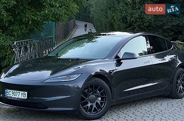 Tesla Model 3  2024
