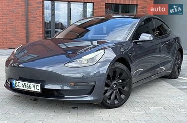 Tesla Model 3  2021