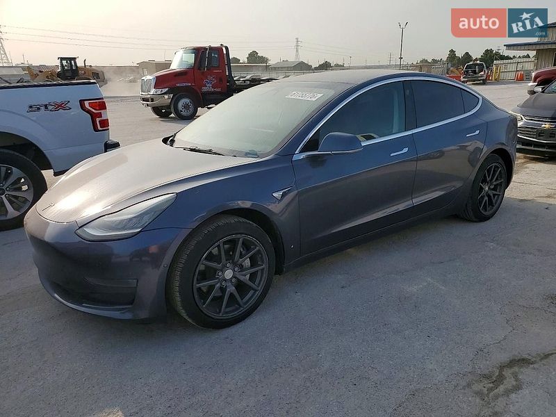 Tesla Model 3 2020