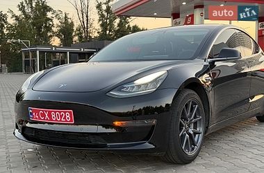 Седан Tesla Model 3 2020 в Кривом Роге