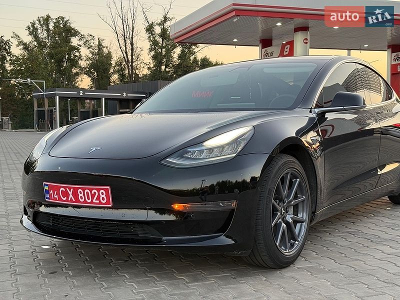 Седан Tesla Model 3 2020 в Кривом Роге