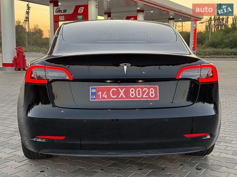 Седан Tesla Model 3 2020 в Кривом Роге