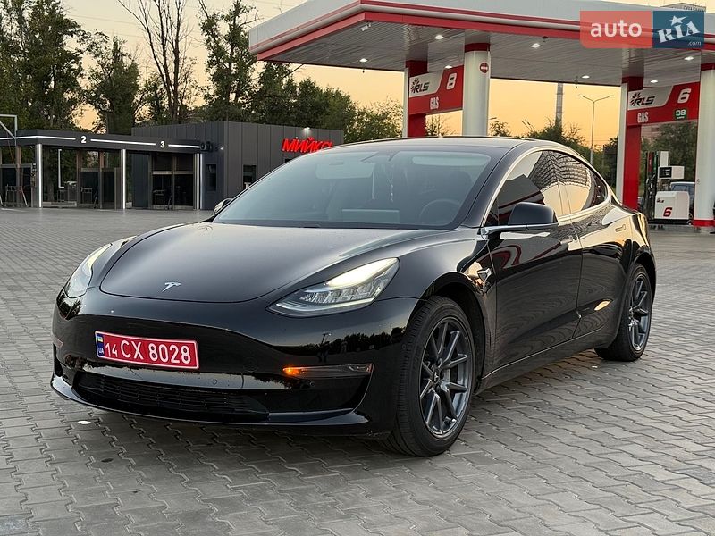 Седан Tesla Model 3 2020 в Кривом Роге