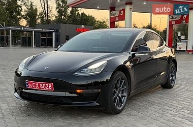 Tesla Model 3  2020