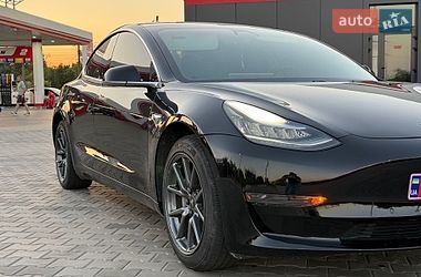 Седан Tesla Model 3 2020 в Кривом Роге