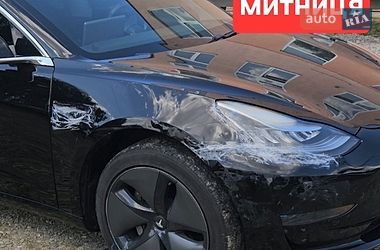 Седан Tesla Model 3 2020 в Кривом Роге