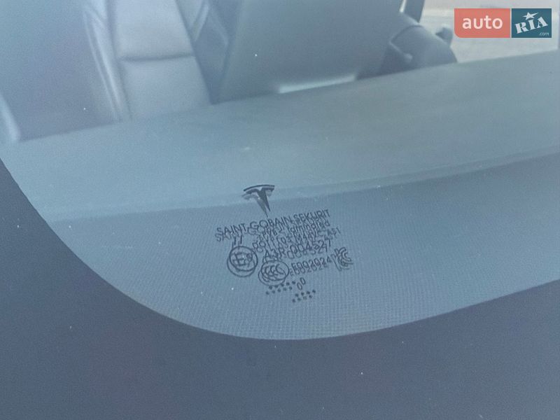 Седан Tesla Model 3 2020 в Кривом Роге