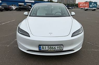 Tesla Model 3  2023