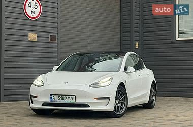 Tesla Model 3  2020