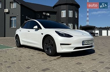 Tesla Model 3  2022