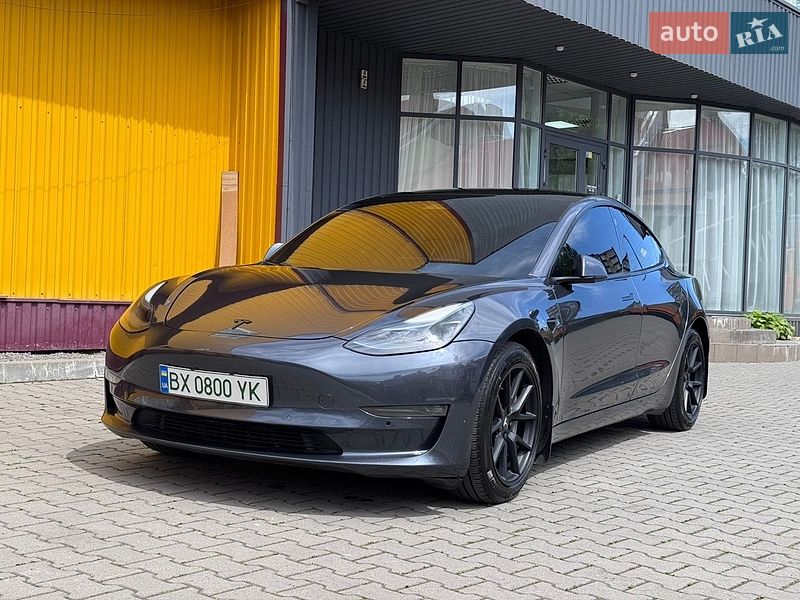 Седан Tesla Model 3 2022 в Хмельницком
