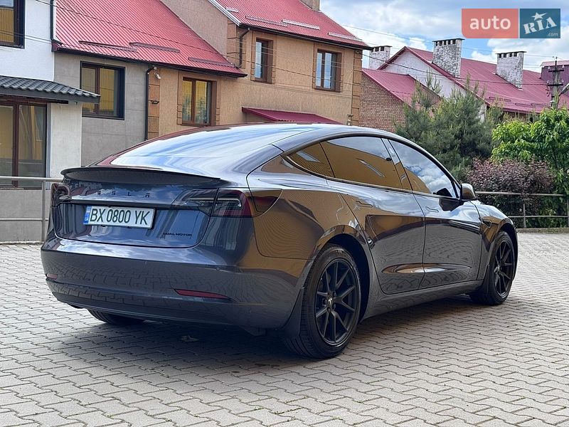 Седан Tesla Model 3 2022 в Хмельницком