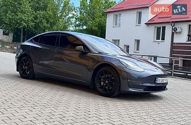 Седан Tesla Model 3 2022 в Хмельницком
