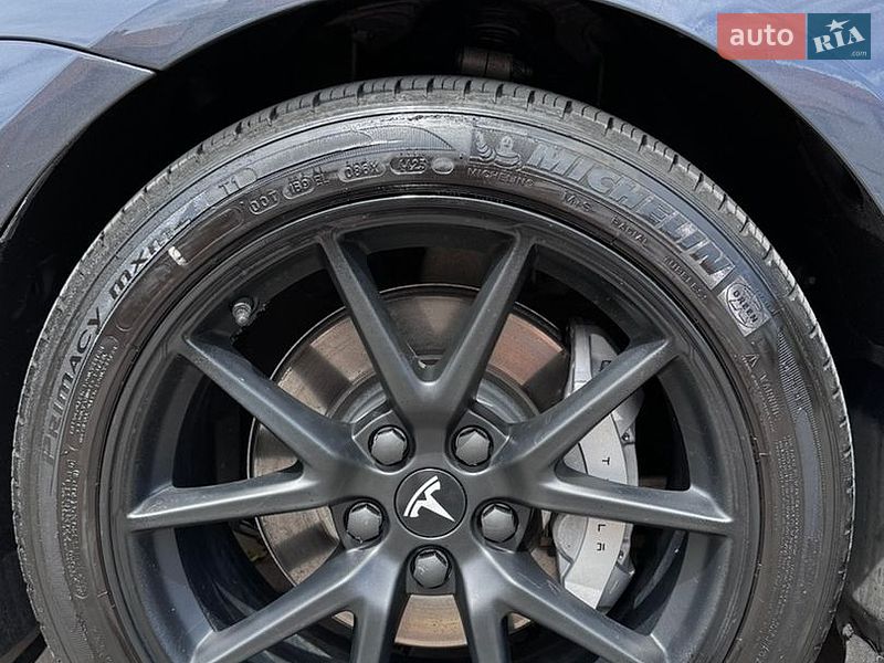 Седан Tesla Model 3 2022 в Хмельницком
