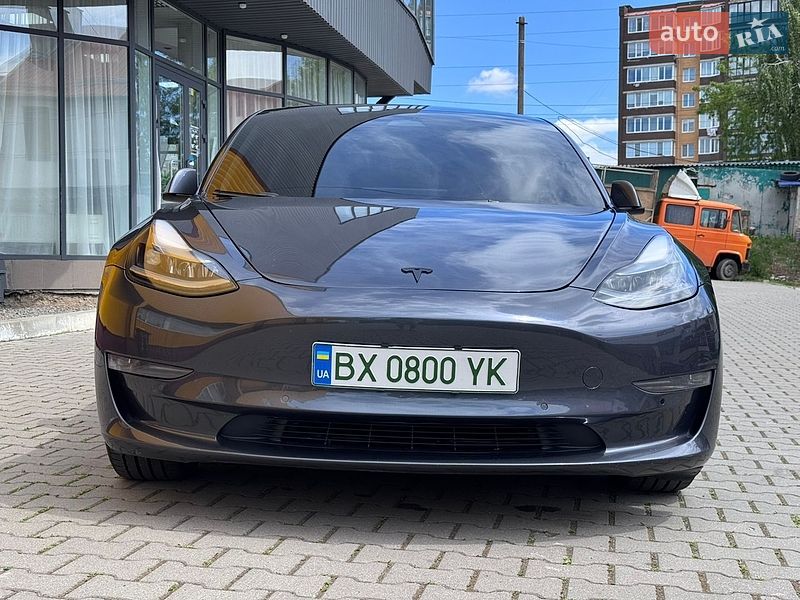 Седан Tesla Model 3 2022 в Хмельницком