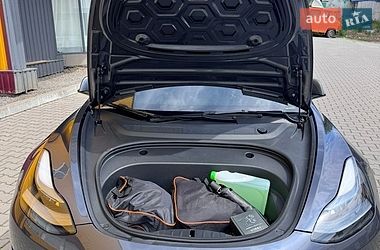 Седан Tesla Model 3 2022 в Хмельницком