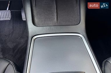 Седан Tesla Model 3 2022 в Хмельницком