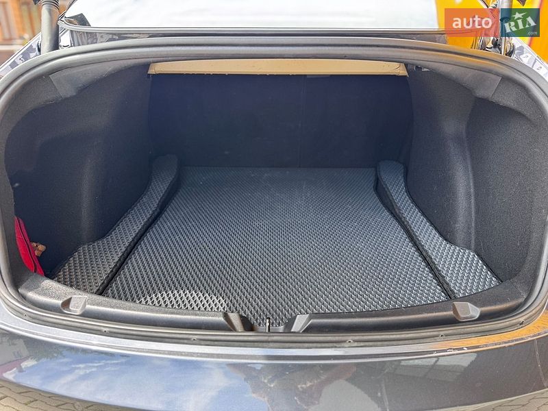 Седан Tesla Model 3 2022 в Хмельницком