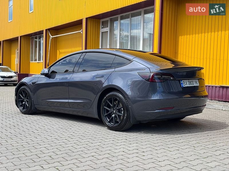 Седан Tesla Model 3 2022 в Хмельницком