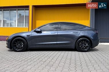 Седан Tesla Model 3 2022 в Хмельницком