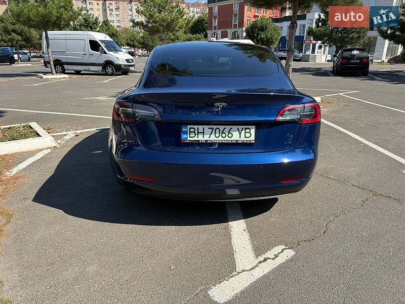 Седан Tesla Model 3 2021 в Одесі