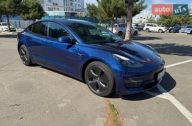 Tesla Model 3  2021