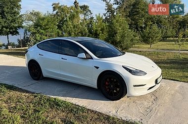 Tesla Model 3  2021