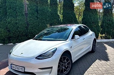 Tesla Model 3  2019