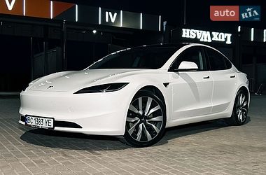 Tesla Model 3  2024