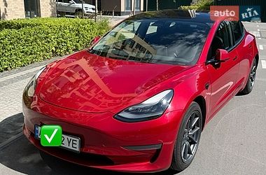 Tesla Model 3  2022
