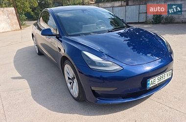 Tesla Model 3  2021