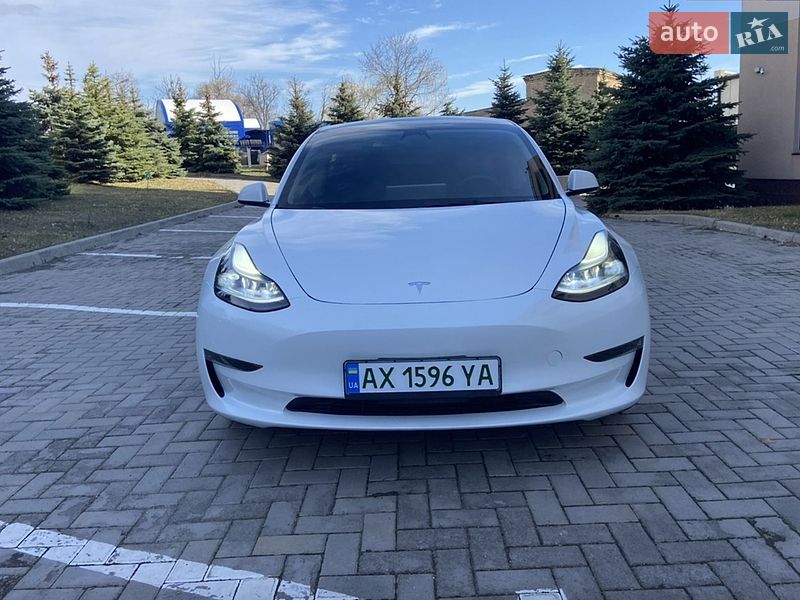 Tesla Model 3 2023