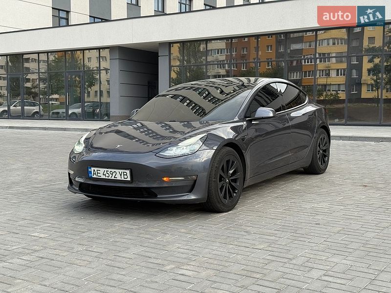 Tesla Model 3 2021