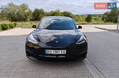 Tesla Model 3  2020