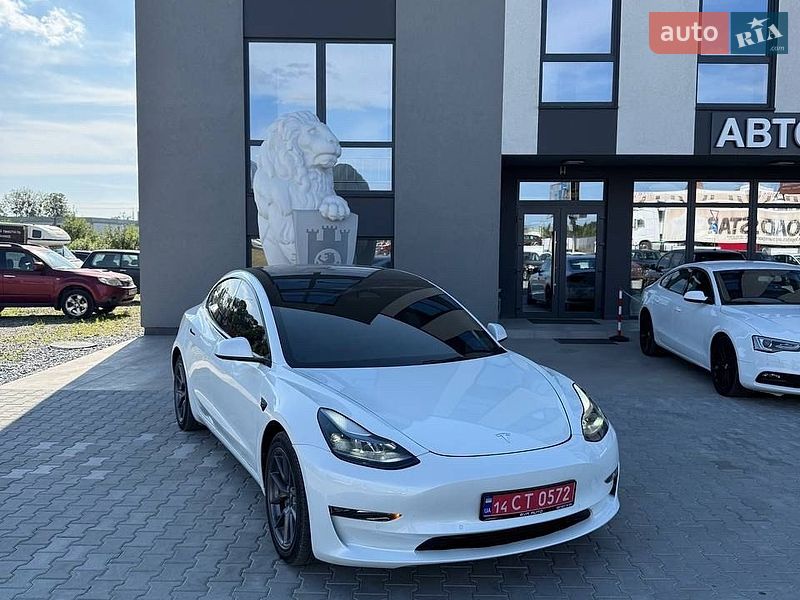 Tesla Model 3 2022