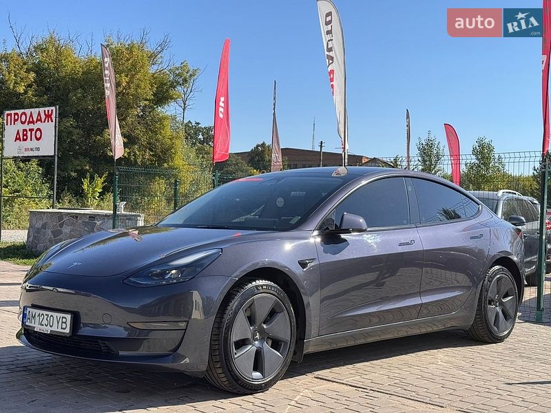 Седан Tesla Model 3 2023 в Бердичеве