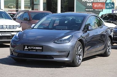 Tesla Model 3  2022