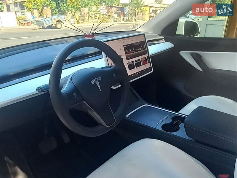 Седан Tesla Model 3 2022 в Одессе