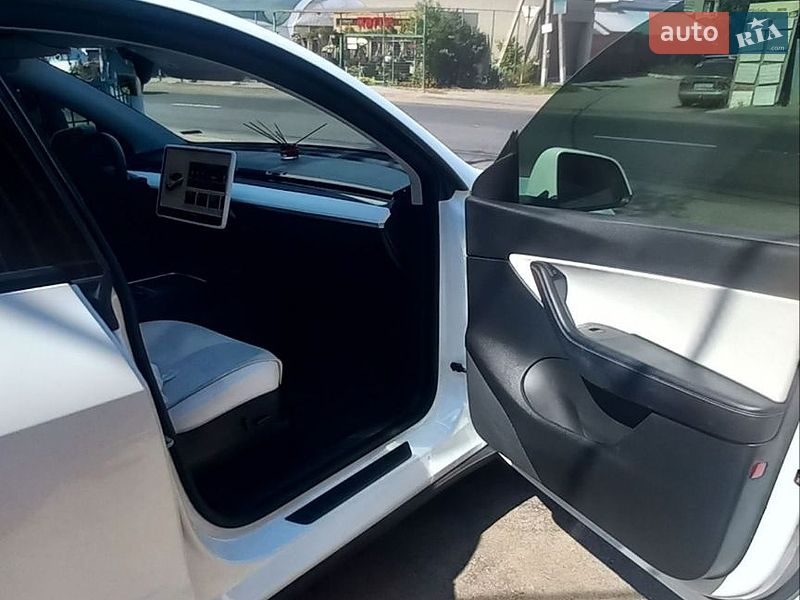 Седан Tesla Model 3 2022 в Одессе