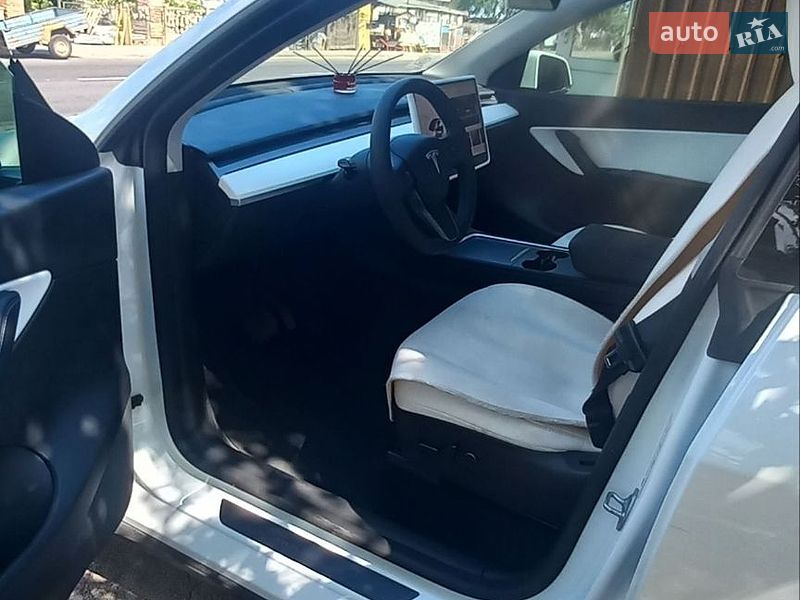 Седан Tesla Model 3 2022 в Одессе