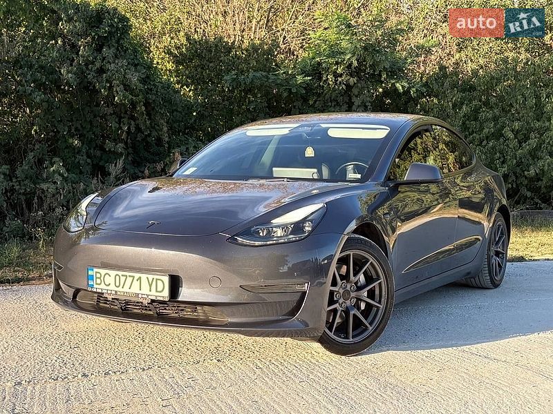 Tesla Model 3 2022