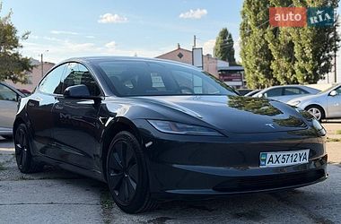 Tesla Model 3  2024