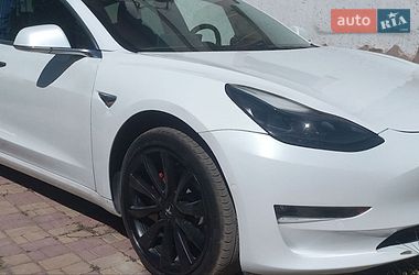 Tesla Model 3  2020