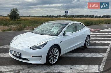Tesla Model 3  2019