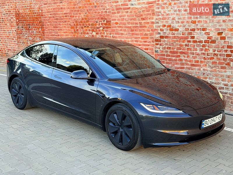 Седан Tesla Model 3 2024 в Тернополе Седан Tesla Model 3 2024 в Тернополе