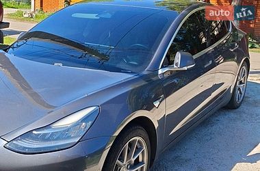 Tesla Model 3  2020