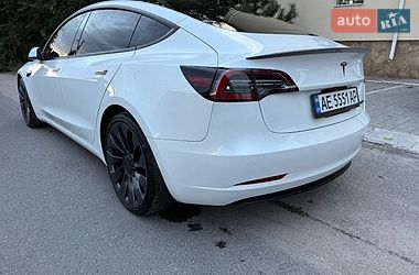 Седан Tesla Model 3 2021 в Дніпрі