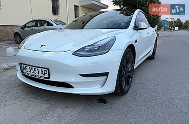 Tesla Model 3  2021
